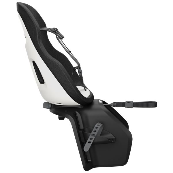 Thule Yepp Nexxt 2 Maxi achterzitje voor fiets, bevestiging op bagagedrager, zwart met verstelbare zitting en veiligheidsriemen.