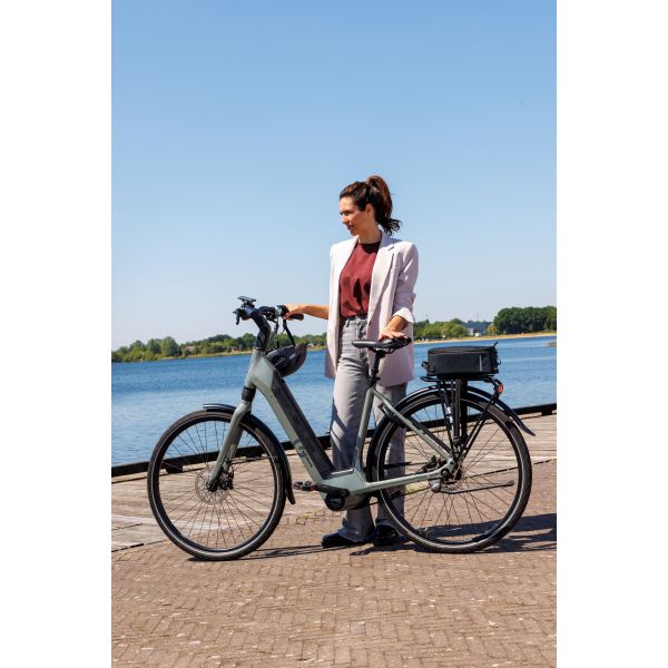 Zwarte New Looxs sport bagagedrager tas Mik 2.0, 4,5 liter, geschikt voor bagagedragertas op fiets, zichtbare draagriem en ritssluiting