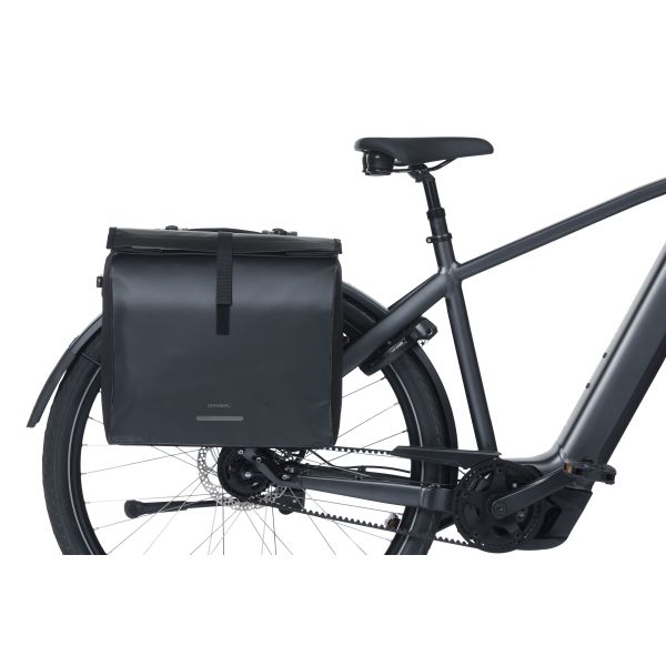 Basil Urban Load Pro MIK dubbele fietstas in zwart, geschikt voor 50-64 liter, bevestiging op fietsdragers, ruim en stevig.