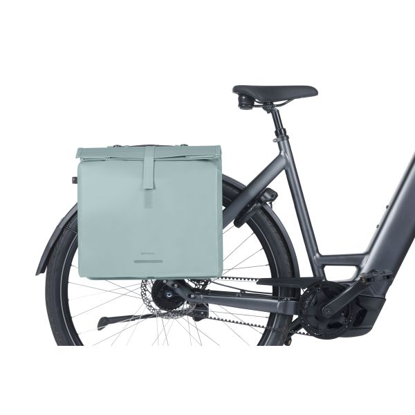 Dubbele fietstas Basil Urban Load Pro MIK 50-64 liter, waterdichte fietstassen voor stadsfietsen en transport.