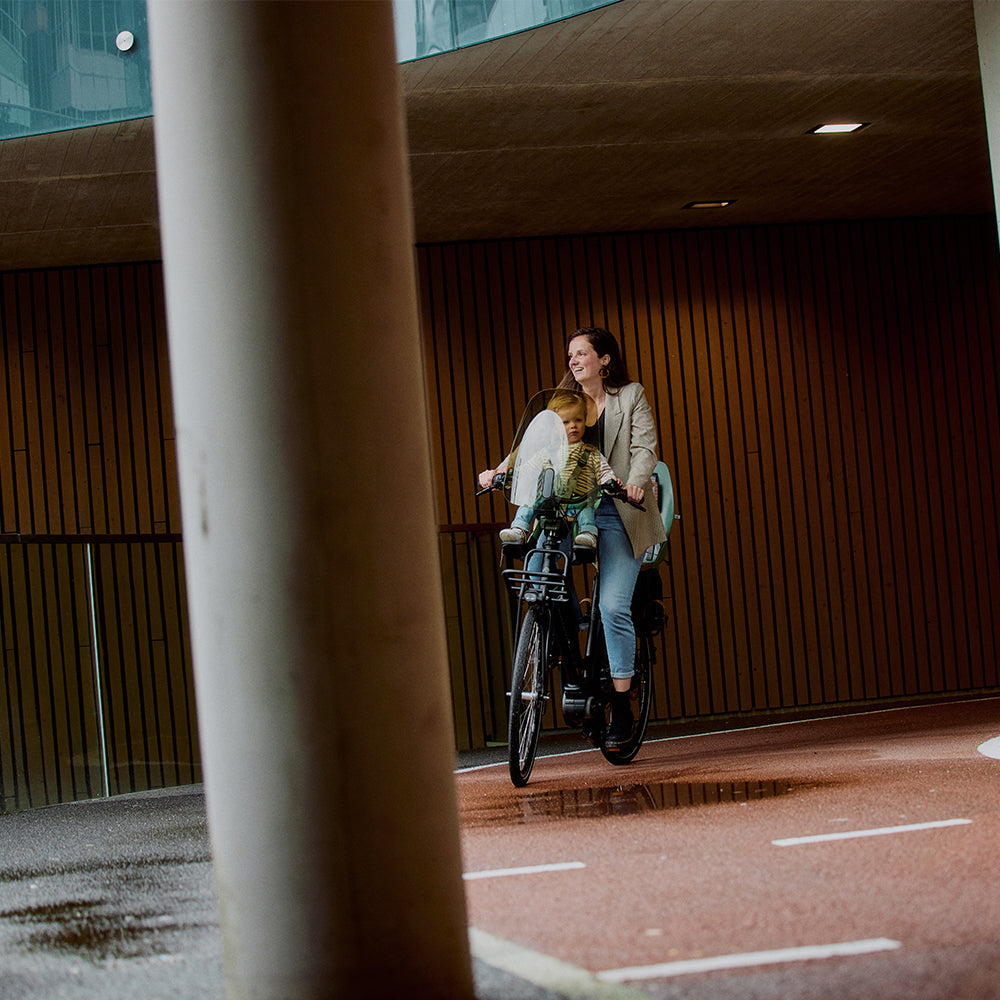 Urban Iki voorzitje Ta-ke voor fietsstoeltjes, zwart met comfortabele zitting en bevestigingsbeugels, geschikt voor kinderfietsen