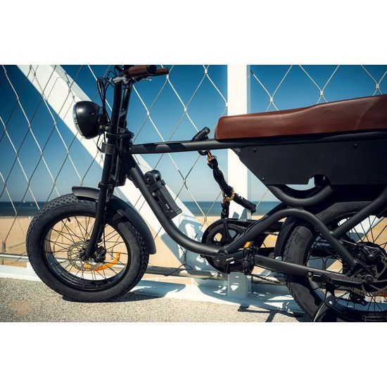 Axa Loop ART2 kettingslot met hangslot en polyester hoes, stevig beveiligingsmiddel voor fietsen.