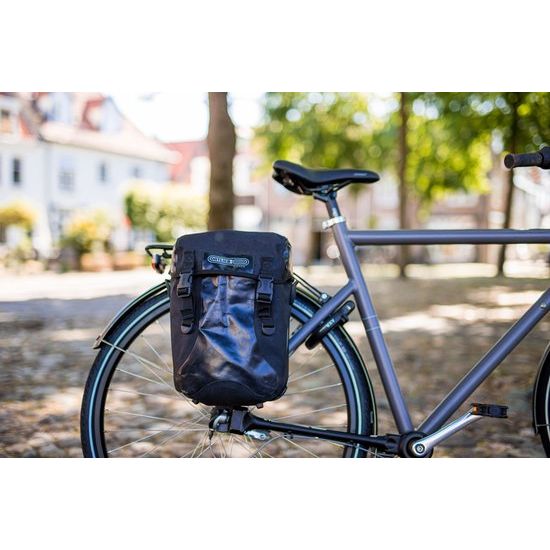 Steco Tubic Slim Carrier 28-inch lichtgewicht bagagedrager voor achterop de fiets, stevig en duurzaam.