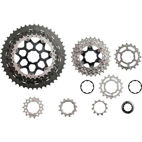 Shimano Deore XT CS-M8000 11-speed cassette met metalen tandwielen en zwarte behuizing, geschikt voor mountainbikes.