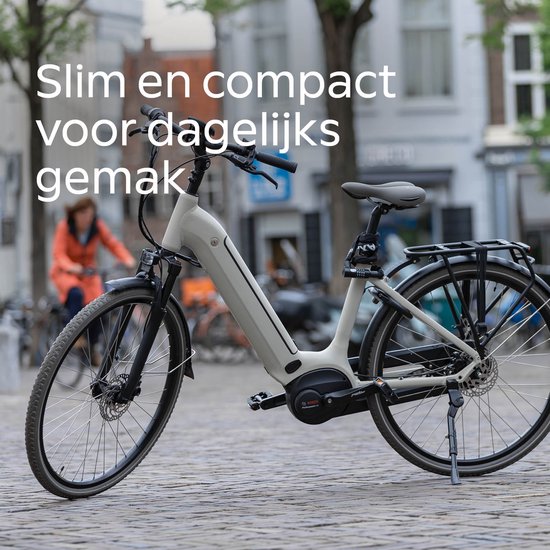 Zwart Axa Kettingslot Absolute C5-90 met stevige metalen ketting en slotmechanisme, veilig voor fietsen en scooters.
