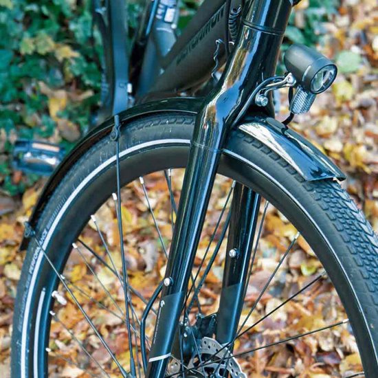 Zwarte SKS Bluemels Basic 27,5/29 inch spatbordenset op een fiets, geschikt voor all-weather bescherming.