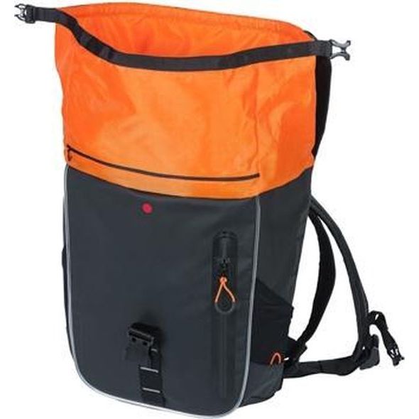 Basil Miles Daypack fietsrugzak in zwart met reflectie, 17 liter capaciteit, 31x17x44 cm, geschikt voor fietsen en dagelijks gebruik
