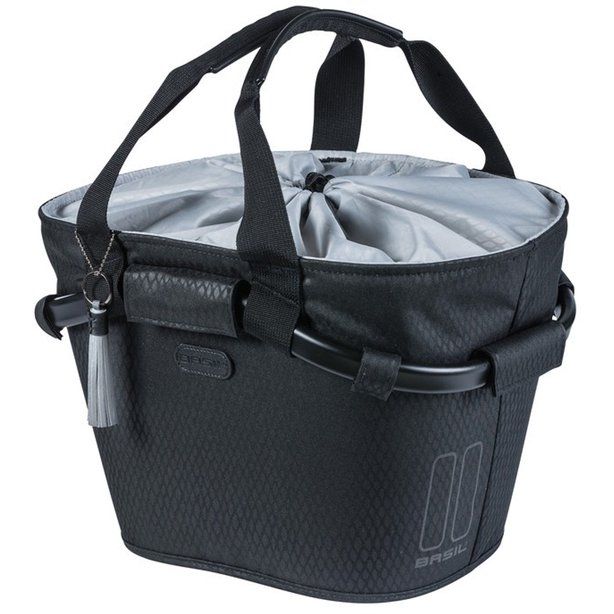 Zwarte Basil Classic Carry All KF fietskrat met 15 liter capaciteit, geschikt voor fietstassen en boodschappen.