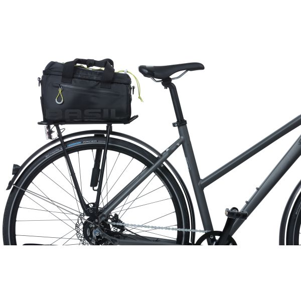 Basil bagagedragertas Miles, 7 liter, 32x19x21 cm, stevige tas voor bagage en reisaccessoires