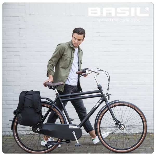 Basil Fietsrugzak Flex 17 liter, 33x17x52 cm, zwarte fietsrugzak met verstelbare schouderbanden en reflectie-details