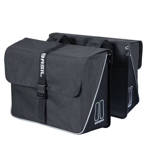 Zwarte Basil dubbele fietstas Forte 35 liter met afmetingen 41x15x34 cm, geschikt voor achterop de fiets.
