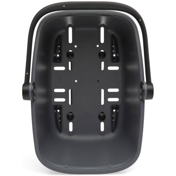 Nieuwe Looxs Clipper RT fietsmand met 28 liter capaciteit, bevestiging op racktime drager, zicht op mand en bevestigingsysteem.
