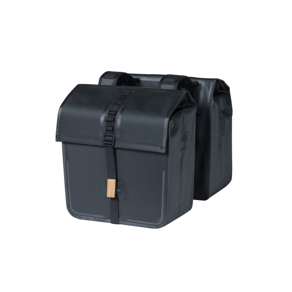 Basil Dubbele Fietstas Urban Dry 50 Liter 36 X 17 X 42 Cm - Le Coq Wielerartikelen