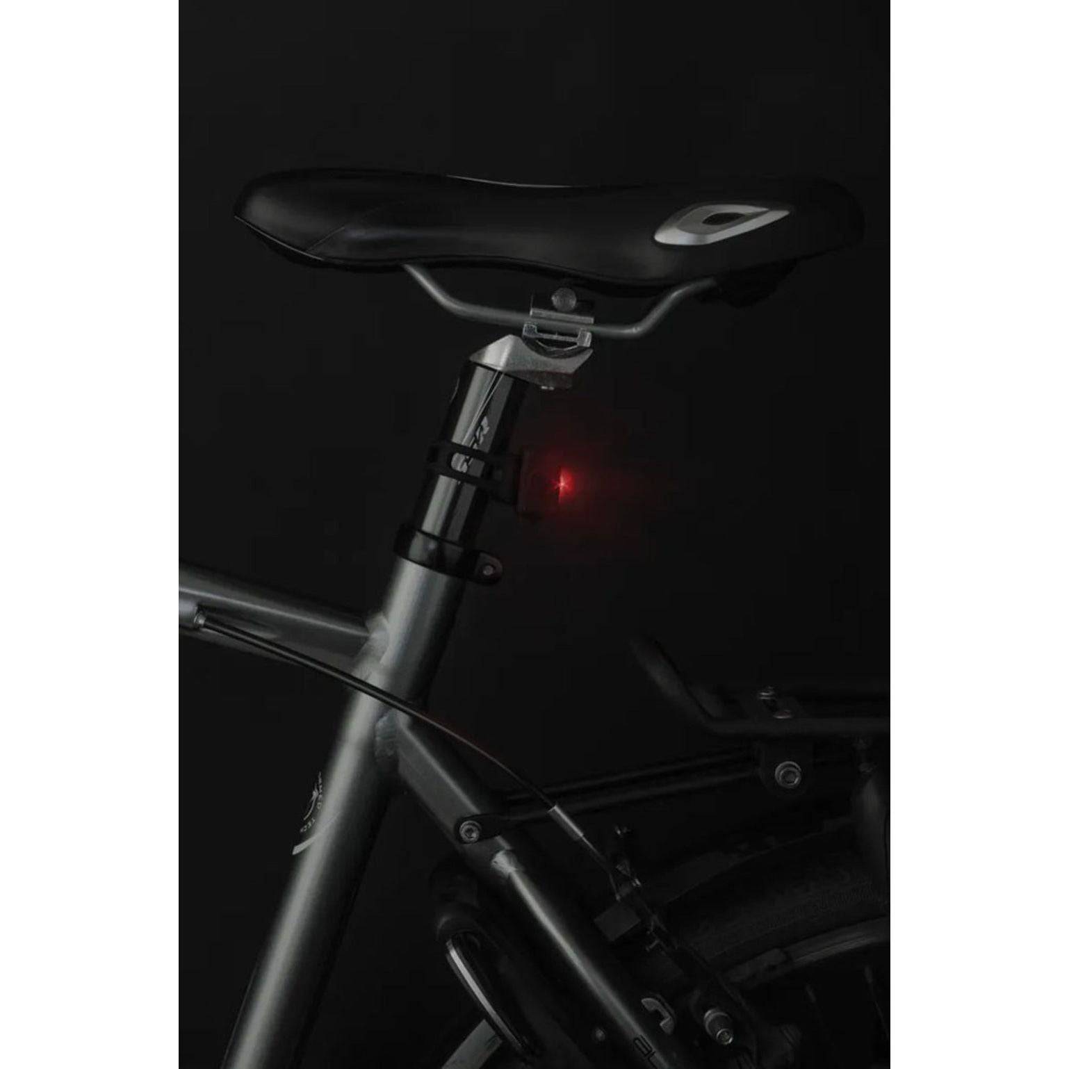 Lampset Axa Niteline 11 Led - Zwart - Le Coq Wielerartikelen