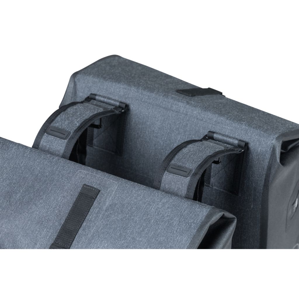 Basil Dubbele Fietstas Urban Dry 50 Liter 36 X 17 X 42 Cm - Le Coq Wielerartikelen