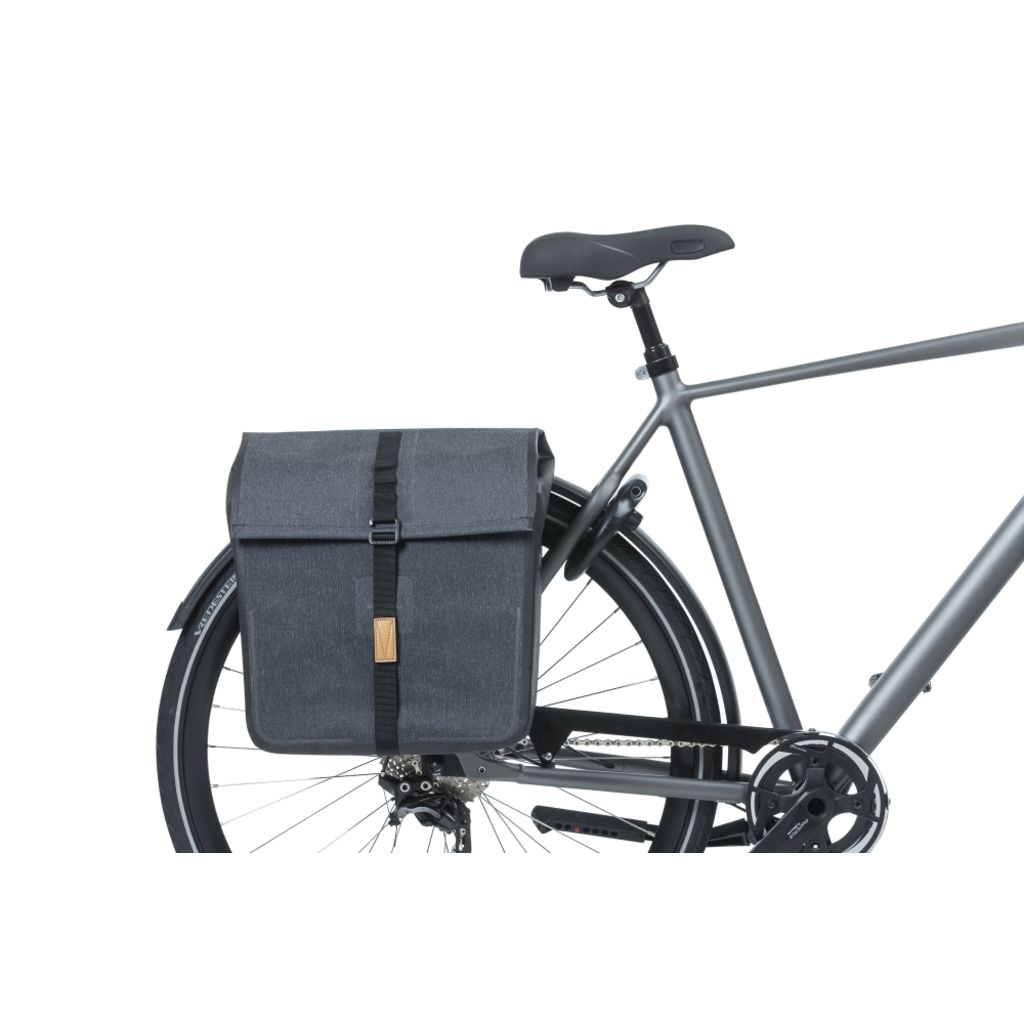 Basil Dubbele Fietstas Urban Dry 50 Liter 36 X 17 X 42 Cm - Le Coq Wielerartikelen