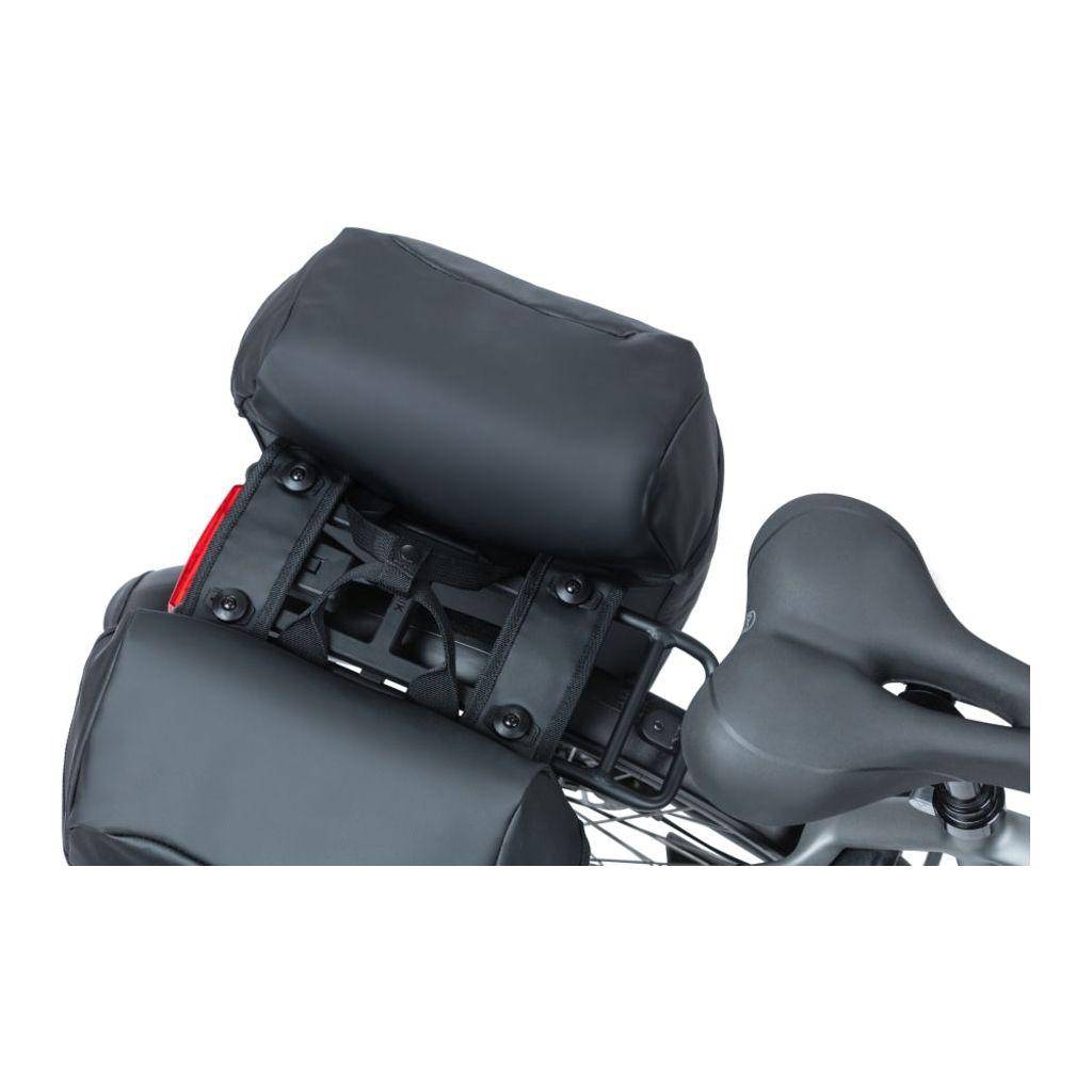 Dubbele Fietstas Basil Miles MIK 34L - Le Coq Wielerartikelen