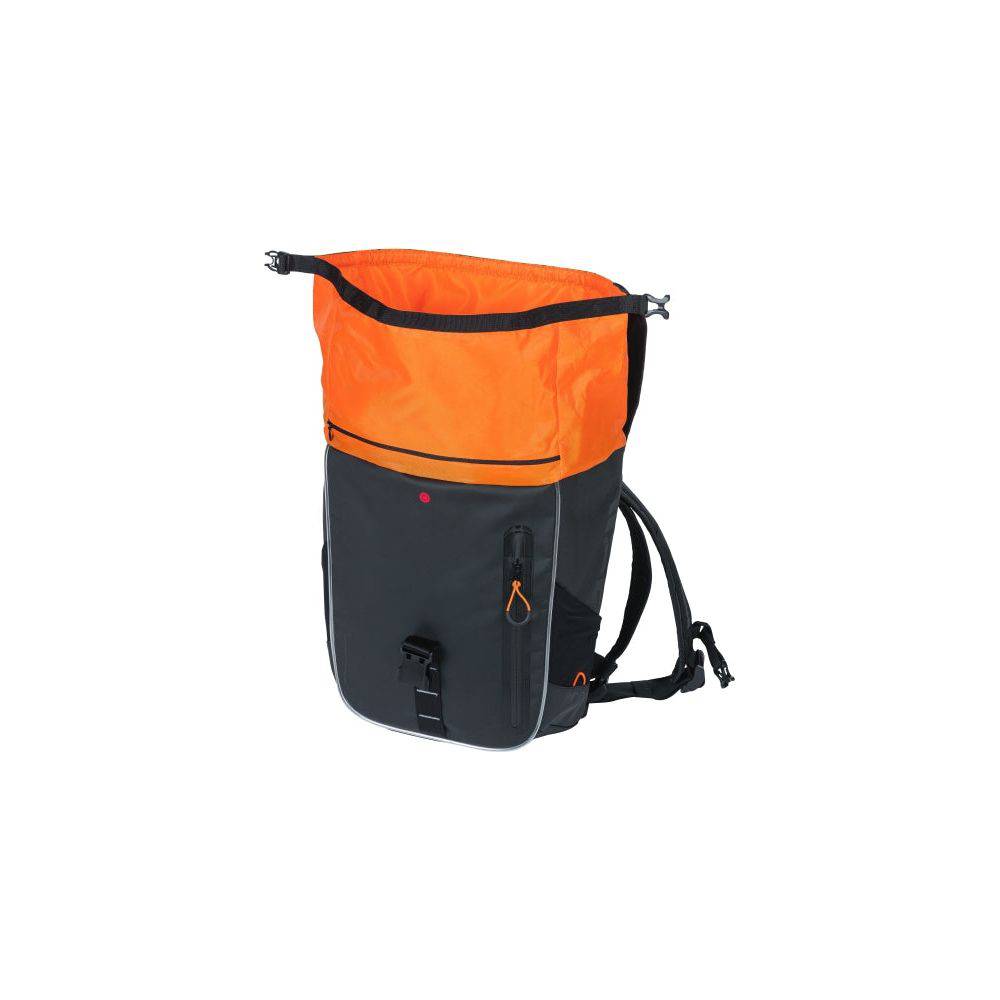 Basil Fietsrugzak Miles Daypack Nordlicht 17 Liter 31 X 17 X 44 Cm - Le Coq Wielerartikelen