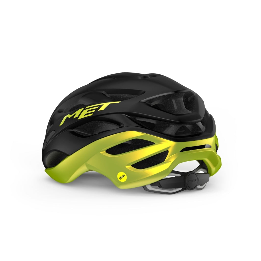 Racefiets helm MET Estro Mips met aerodynamisch ontwerp en ventilerende schaal, zichtbaar op de afbeelding.