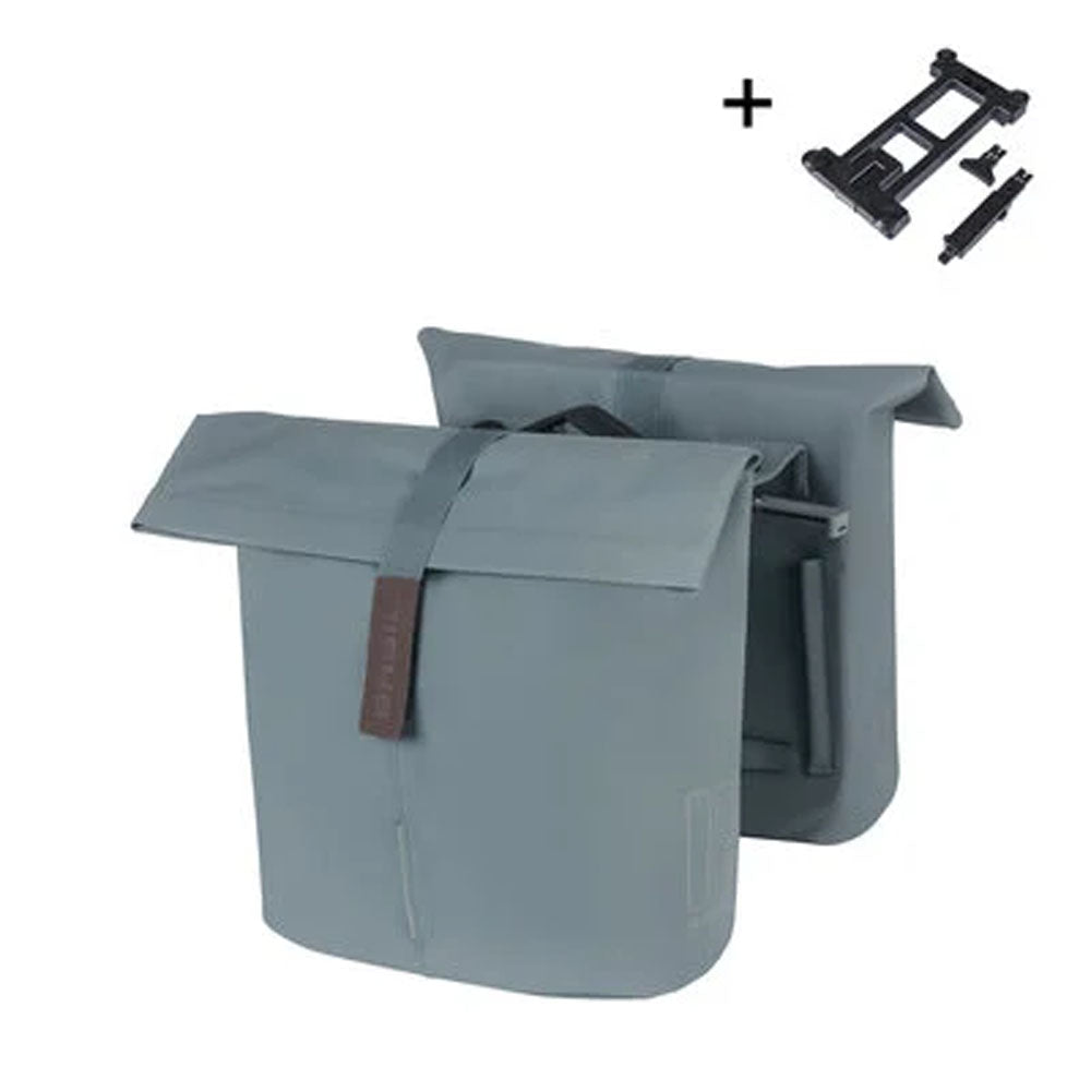 Dubbele Basil City fietstas van 28-32 liter, waterafstotend met stevige ritssluiting en reflectie voor fietsers.