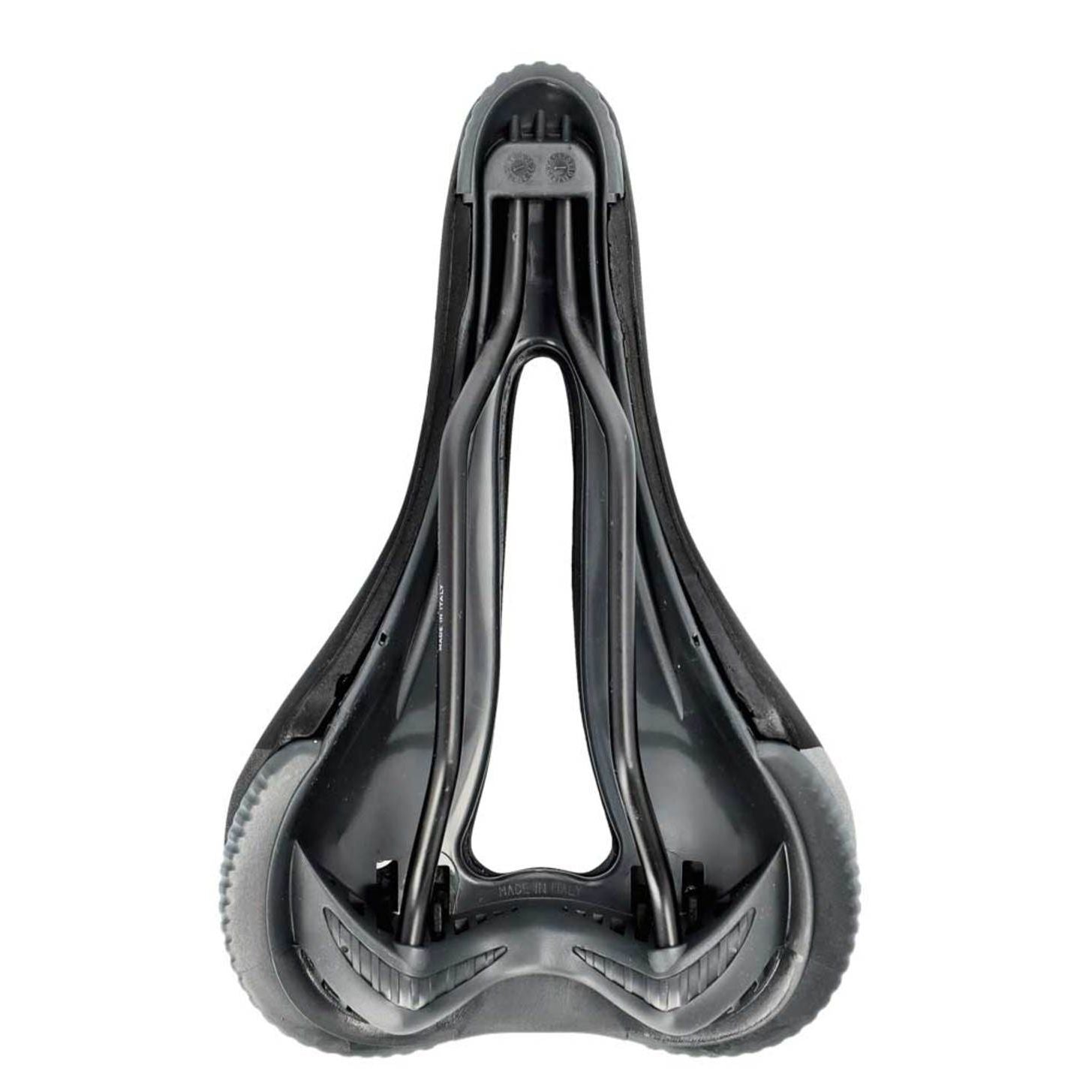 Selle Italia Zadel ST1 Superflow Aluminium L3 Zwart - Le Coq Wielerartikelen