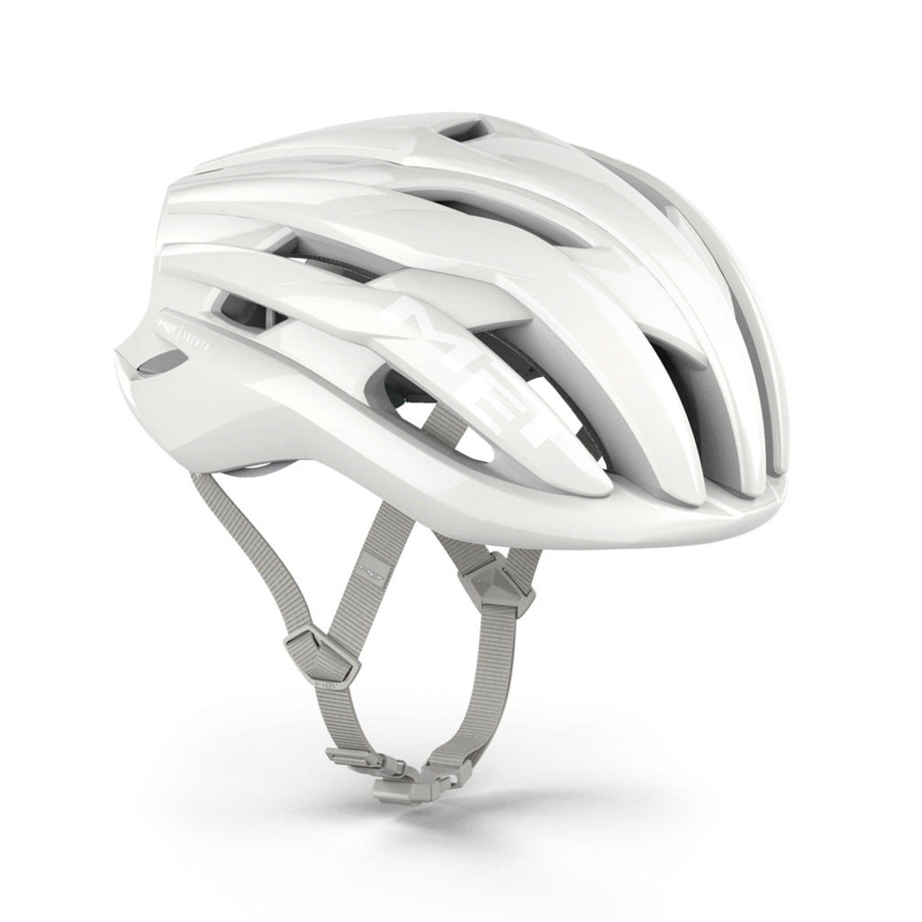 MET Trenta Mips racefietshoed met aerodynamisch ontwerp en ventilatieopeningen, zichtbaar op de fietshelm in de afbeelding.