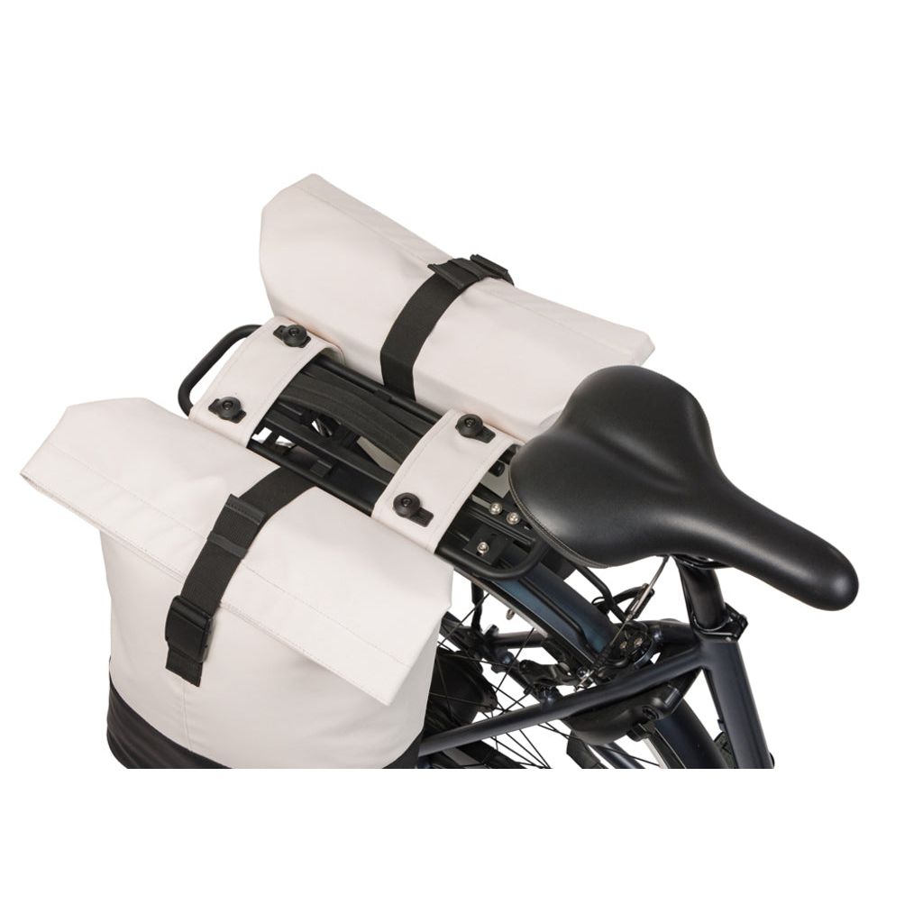 Basil Dubbele Fietstas Cove MIK 28-32L - Le Coq Wielerartikelen