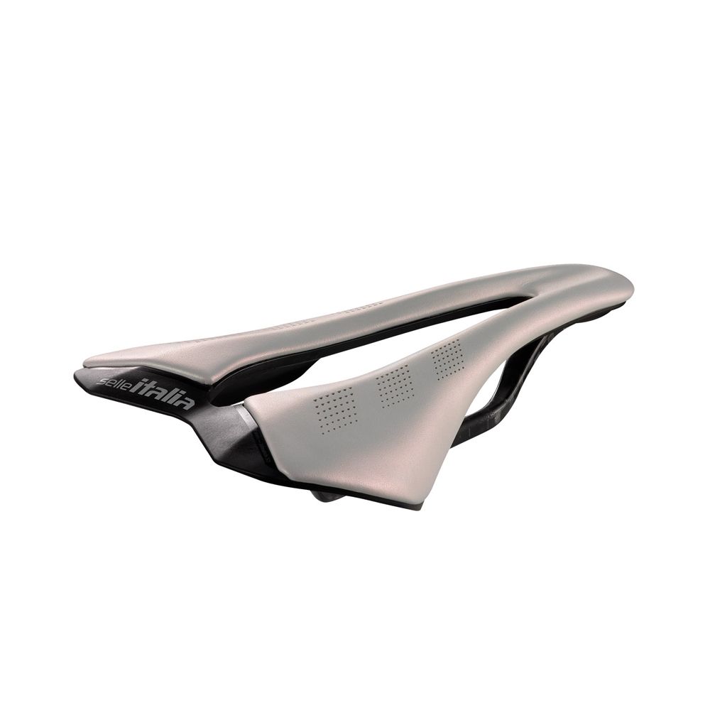 Zadel van Selle Italia voor racefiets en MTB, zwart met comfortabel ontwerp, zichtbaar op de foto.