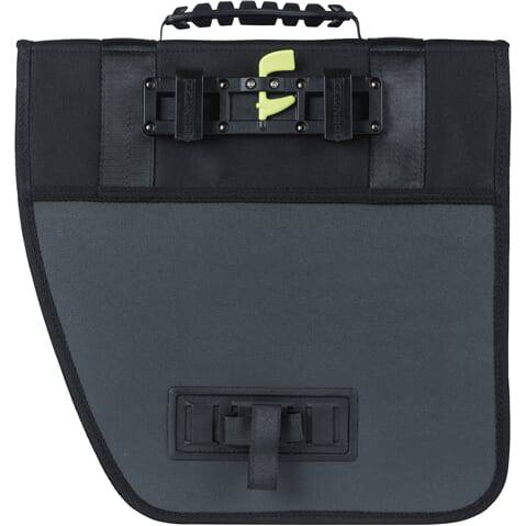 Basil Fietstas Tour Single Right 14 Liter 34 X 14 X 34 Cm - Zwart - Le coq wielerartikelen