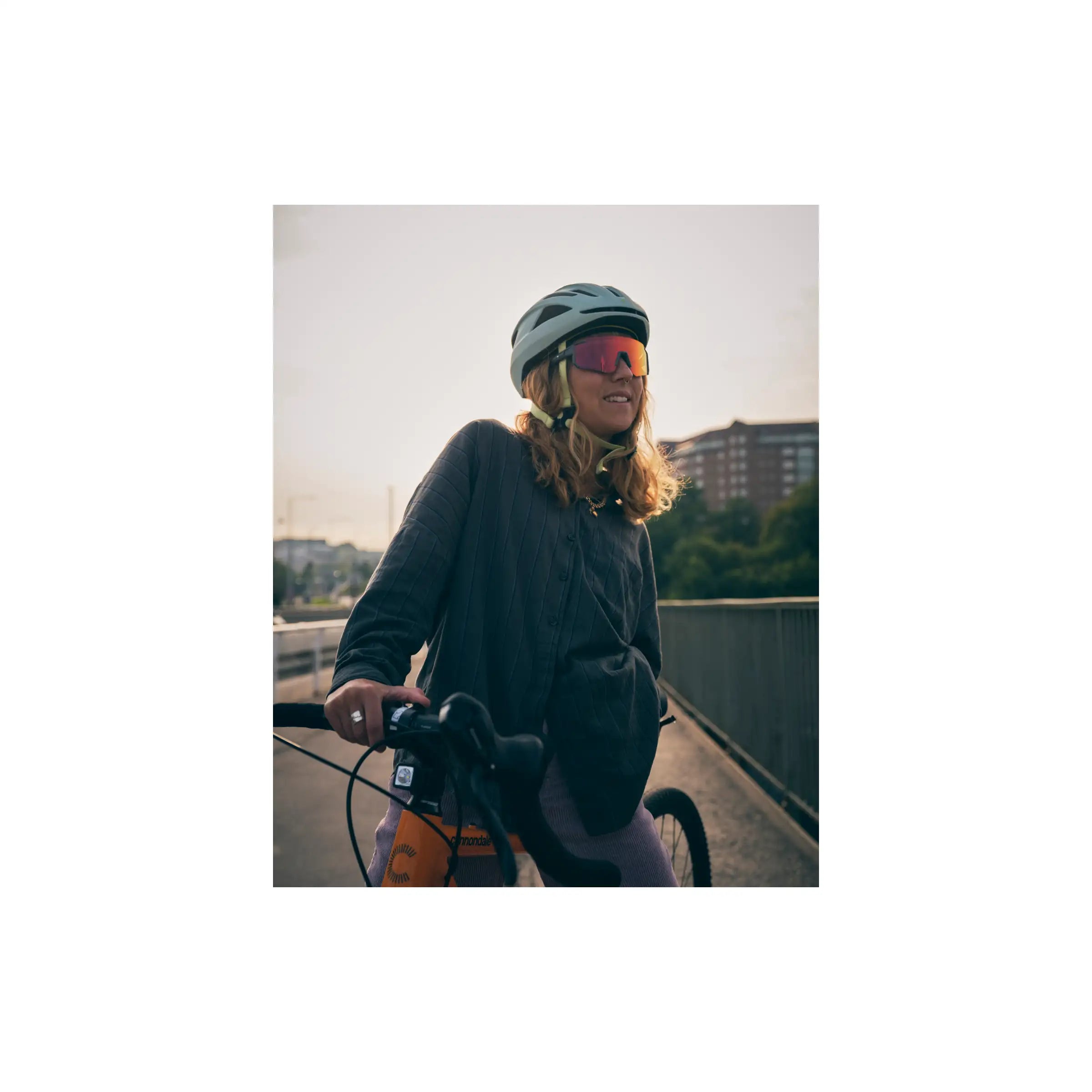 Zwarte CHPO fietsbril Siri met sportief frame en transparante lenzen, perfect voor wielrenners en fietsers