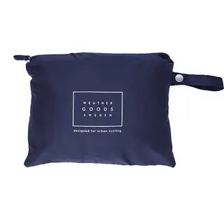 Weathergoods Sweden poncho in blauw, waterdicht en windbestendig, perfect voor regenachtige dagen, zichtbaar op de afbeelding.