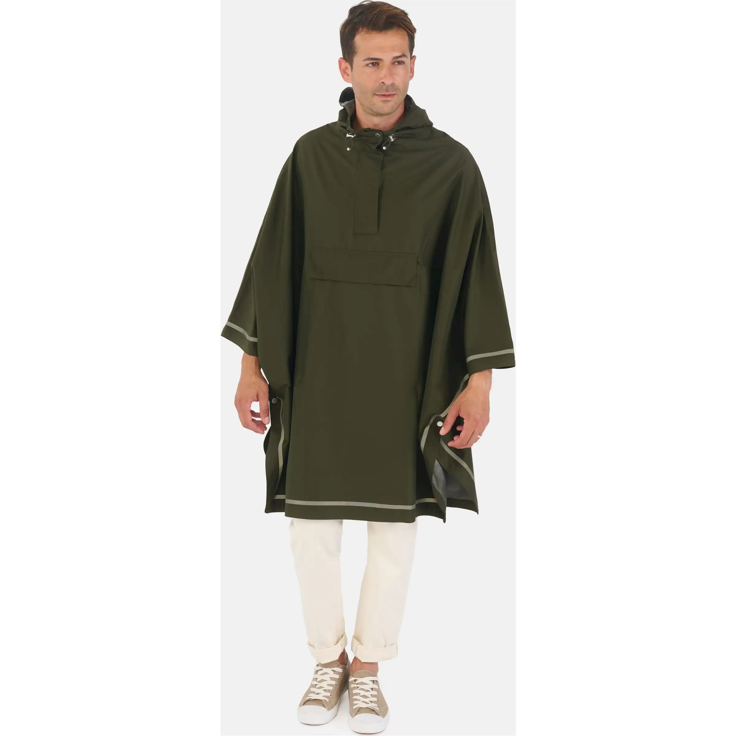 Weathergoods Sweden poncho in waterdicht materiaal, met capuchon en verstelbare sluitingen, geschikt voor regenachtige dagen.