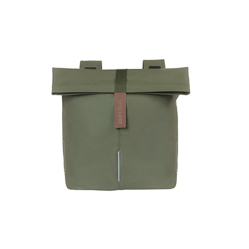 Basil City dubbele fietstas van 28-32 liter in moss green, waterafstotend met reflectie voor fietsen.