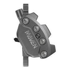 Zwarte Sram Rem Maven Bronze A1 Db Dm schijfrem voor MTB, zichtbaar met remklauw en schijf in een natuurlijke setting