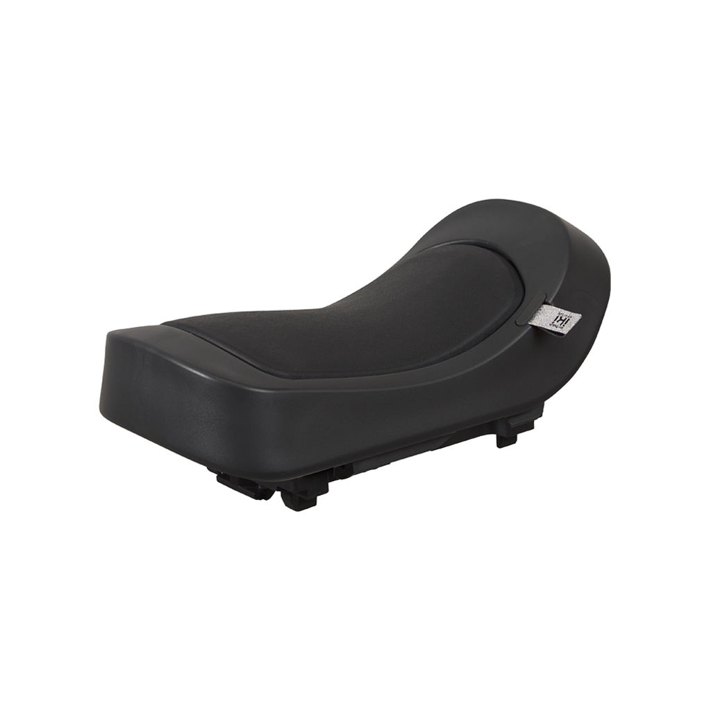 Urban Iki achterzitje Junior MIK HD op fiets, zwart en bruin, veilig en comfortabel kinderfietsstoeltje voor achterop de fiets.