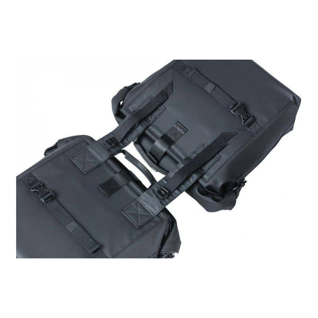 Basil Soho Nordlicht dubbele fietstas met 41 liter capaciteit, zwart, 31x13x37 cm, gemaakt van waterdicht materiaal.