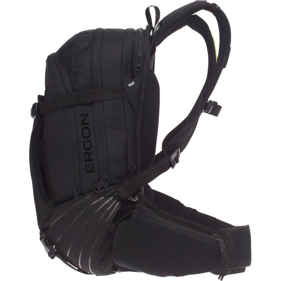 Ergon Rugtas Ba3 E-Protect Black Stealth - Le Coq Wielerartikelen