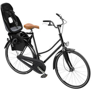 Fietsstoeltje Thule Yepp Nexxt 2 Maxi achterbevestiging op fiets, geschikt voor achterzitje en drager.
