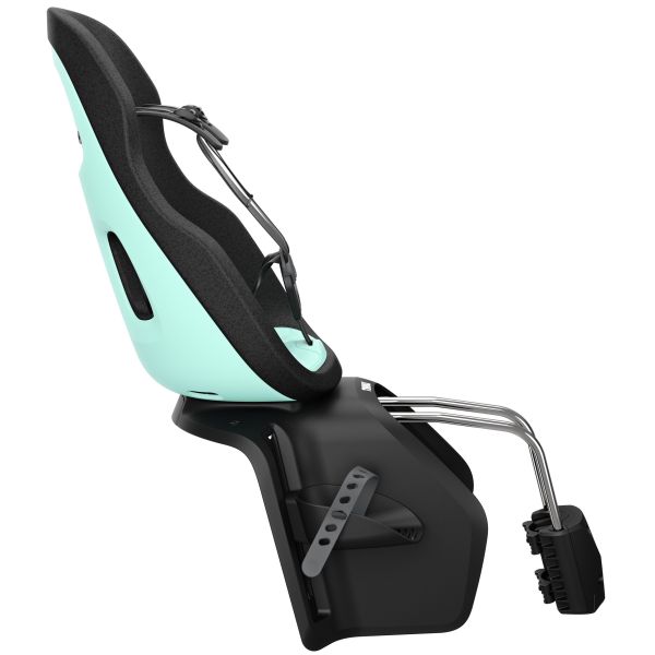 Thule Yepp Nexxt 2 Maxi kinderzitje achter voor framebevestiging, bevestigingsmechanisme en fietsframe zichtbaar.