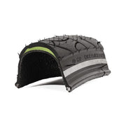 Urban Proof gerecyclede 3 mm core stadsfietsband met reflecterend patroon, geschikt voor E-bikes, zichtbaar op de afbeelding.