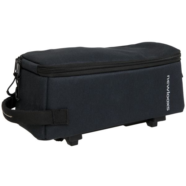 Zwarte New Looxs Sport Trunkbag Lock MIK 2.0 bagagedragertas met 4,5 liter capaciteit, geschikt voor fietsaccessoires.