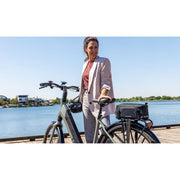 Zwarte New Looxs sport bagagedrager tas met slot, MIK 2.0, 4,5 liter, geschikt voor bagagedragers, op fiets.