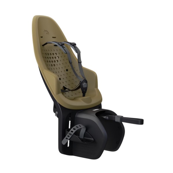 Fietsstoeltje Thule Yepp 2 Maxi achterzitje bevestigd op bagagedrager voor kinderfiets, duidelijke close-up van bevestiging.
