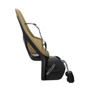 Thule Yepp 2 Maxi framebevestiging voor achterzitje fiets, quick release systeem en zwart frame op afbeelding.