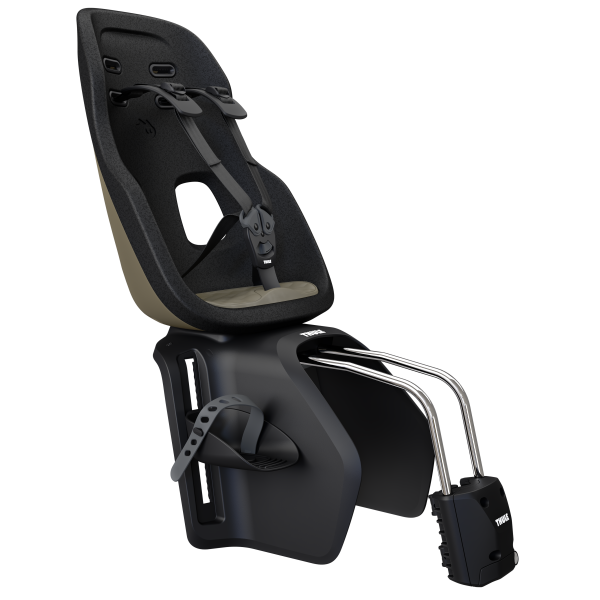 Thule Yepp Nexxt 2 Maxi achterfietsstoeltje voor frame montage, comfortabel en veilig achter op de fiets geplaatst.