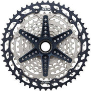 Shimano SLX CS-M7100 12-speed cassette met stevige metalen tanden en zwart ontwerp voor mountainbiken en fietsen.