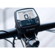 Bosch Intuvia display in zwart, digitaal fietscomputer met bedieningsknoppen en overzichtelijk scherm voor e-bikes