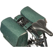 Basil Flair dubbele fietstas van 35 liter, zwart met reflecterende details, bevestiging voor fiets met dubbele vakken.