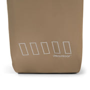 Waterdichte Urban Proof Storm recycled enkel fietstas van 20 liter, met waterdichte sluiting en duurzame materialen.