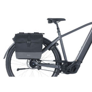 Basil Mara Evo dubbele fietstas voor dagelijks gebruik, zwart met reflecterende details en verstelbare riemen